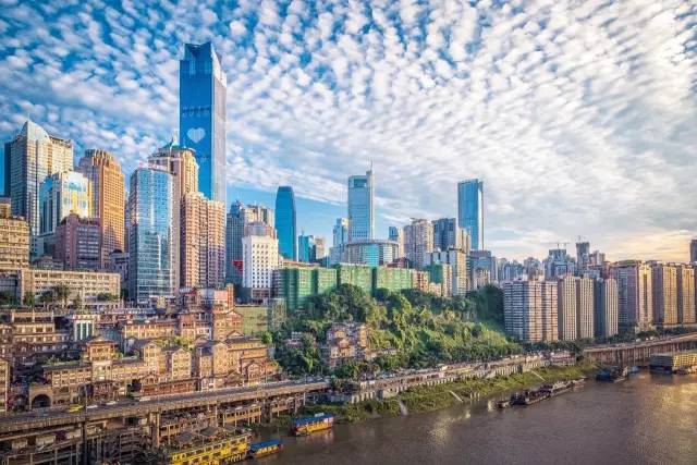 山城轻扬，重庆自然奇遇的心灵之旅